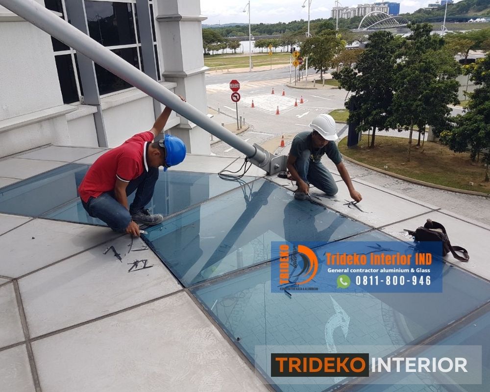proyek atap kaca